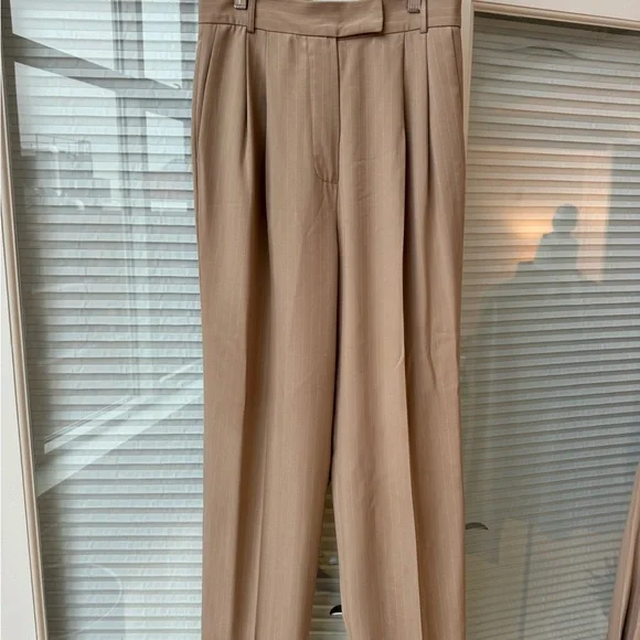 The Frankie Shop set - Picture 2 of 16